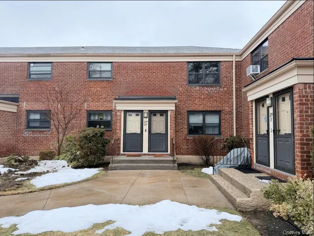 21909 74th Avenue #446B2, Oakland Gardens, NY 11364