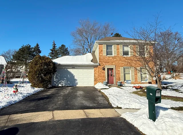 640 Stafford Dr, Roselle, IL 60172
