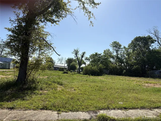 1714 Minter Ave, Selma, AL 36703