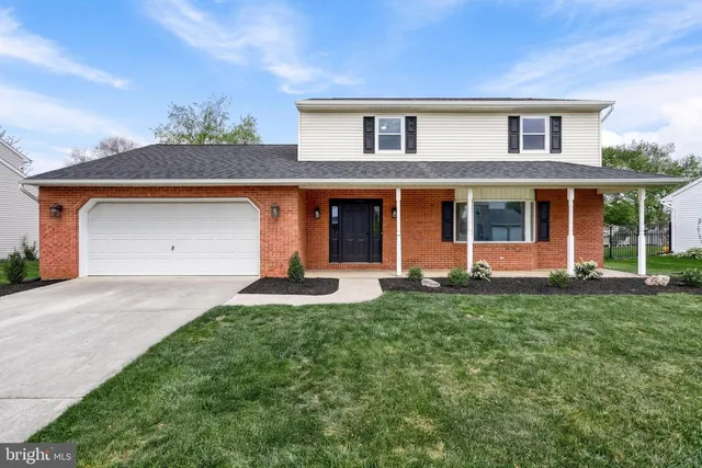 18 Bourbon Red Dr, Mechanicsburg, PA 17050