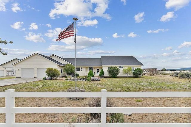 77552 Mahogany St, Silver Lake, OR 97638