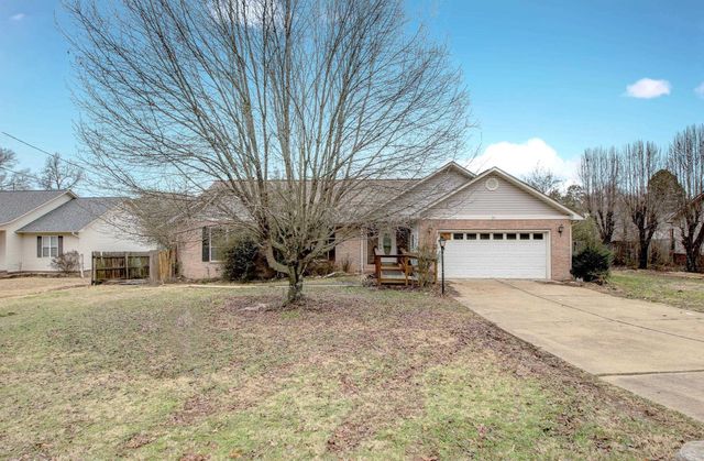 370 Grand Point Dr, Hot Springs, AR 71901