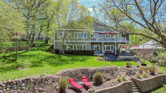 17093 Lakewood Dr, Spirit Lake, IA 51360