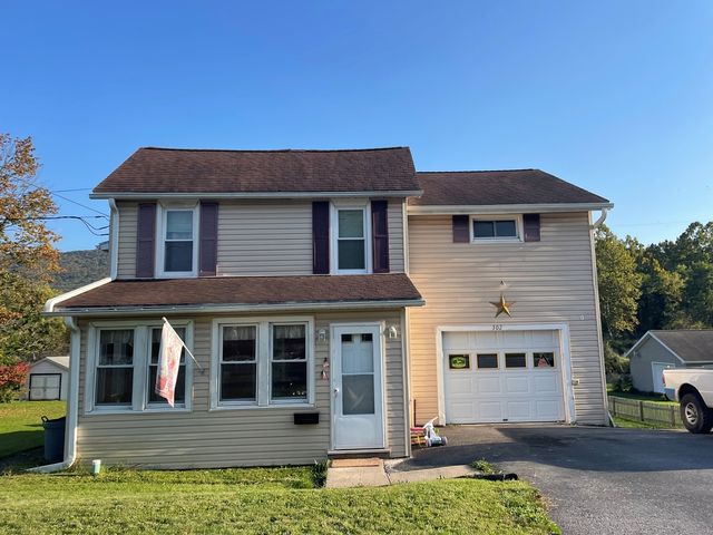 302 Woods Ave, Lock Haven, PA 17745