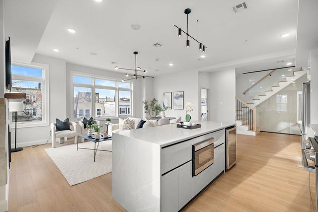 192 Cambridge Ave #4, Jersey City, NJ 07307