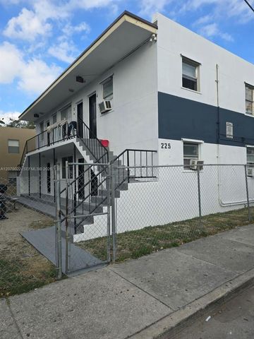 225 NW 17th St #4, Miami, FL 33136