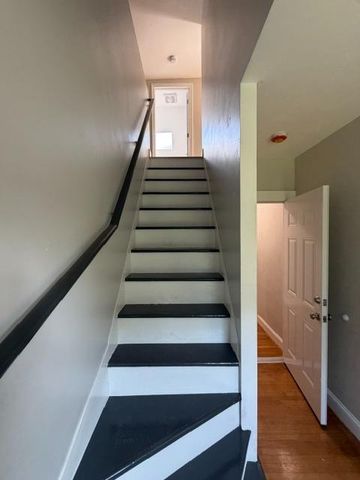 2544 County Street 3, Somerset, MA 02726