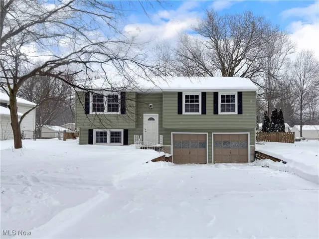 396 Hiwood Ave, Munroe Falls, OH 44262