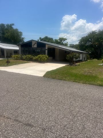 5423 Bannock St, Micco, FL 32976