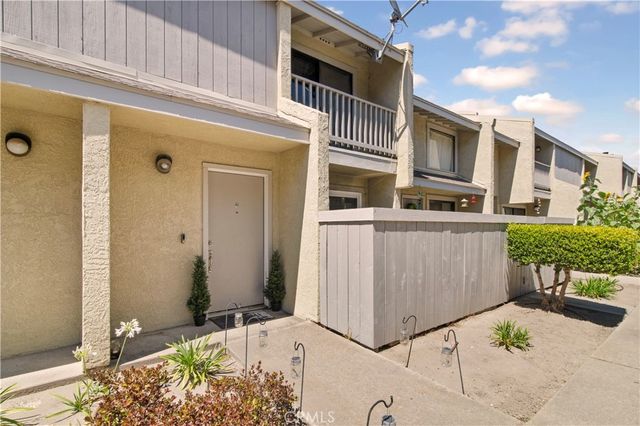 1109 W  Cypress Ave, Lompoc, CA 93436