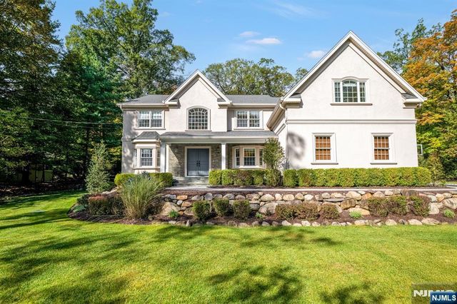 7 Brookside Dr, Upper Saddle River, NJ 07458