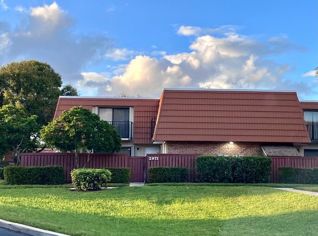 2971 SW 12th St, Deerfield Beach, FL 33442