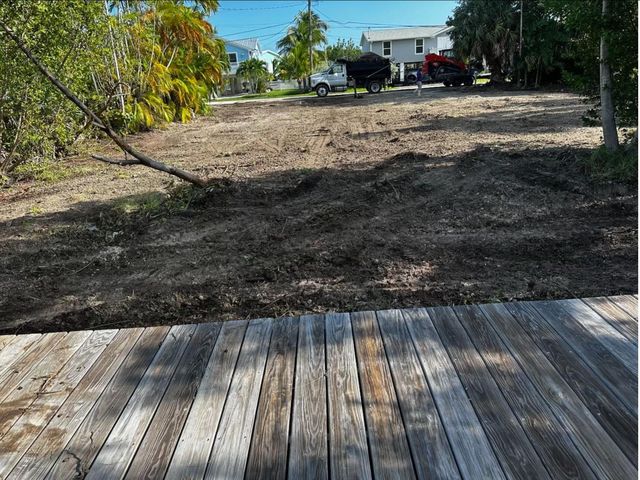 17229 Oleander Ln, Sugarloaf Key, FL 33042