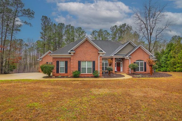 202 Winding Lake Dr, Hamilton, GA 31811