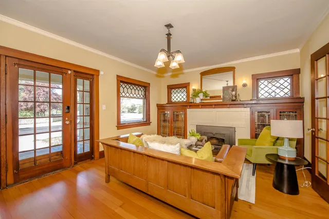 703 College St, Woodland, CA 95695