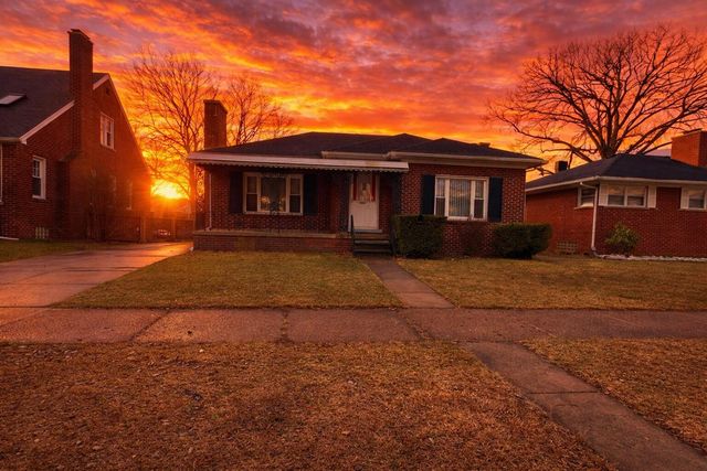 981 Harrison Blvd, Lincoln Park, MI 48146