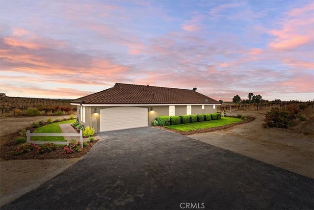 8375 Magdalena Dr, San Miguel, CA 93451