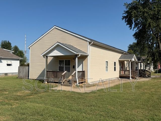 26 N  18th St #A, Belleville, IL 62226