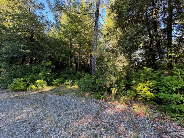 2 Two Sage Rd, Crescent City, CA 95531