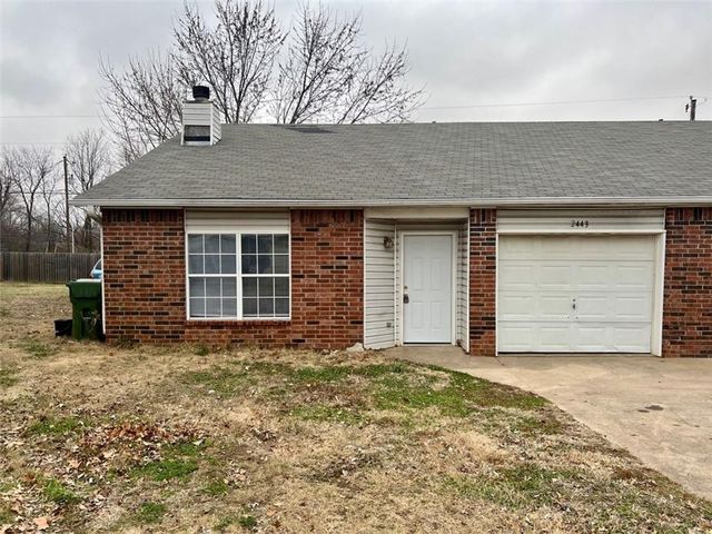2441-2443 W  Magnolia St, Rogers, AR 72758