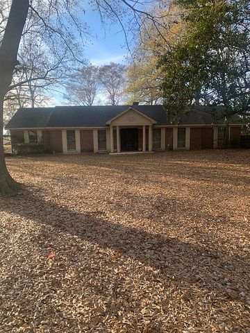 1329 Memorial Dr, Cleveland, MS 38732