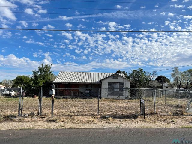2605 Mountain View Dr, Carlsbad, NM 88220