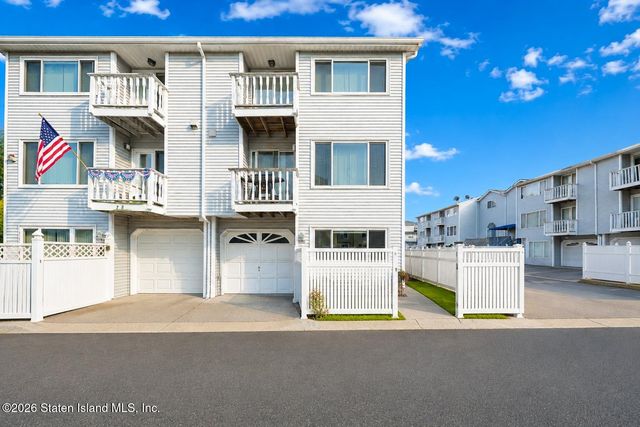 85 Simmons Loop, Staten Island, NY 10314
