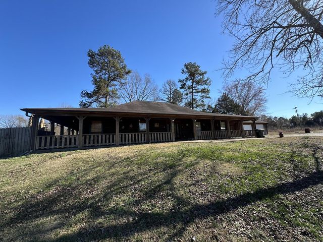 4572 E  178th Hwy, Potts Camp, MS 38659