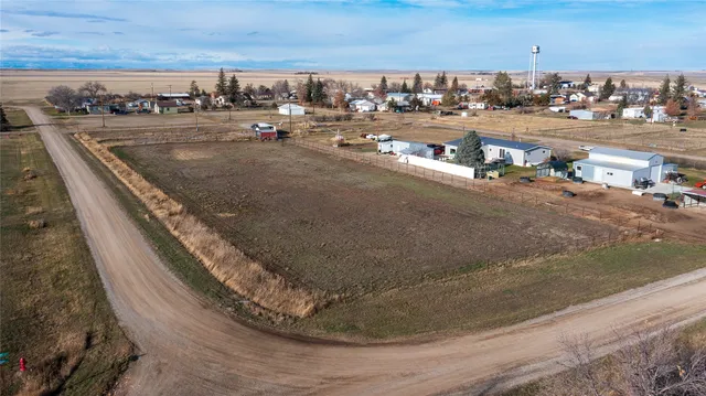 9 3rd Ave SW, Brady, MT 59416