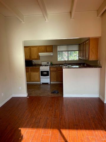 10840 Bluffside Dr #9, Studio City, CA 91604