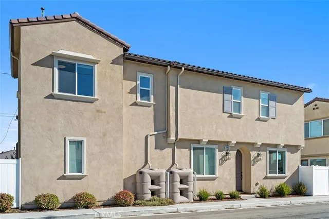 1654 Plaza Del Amo, Torrance, CA 90501