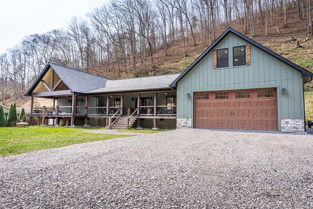 714 Grassy Br, Raccoon, KY 41557