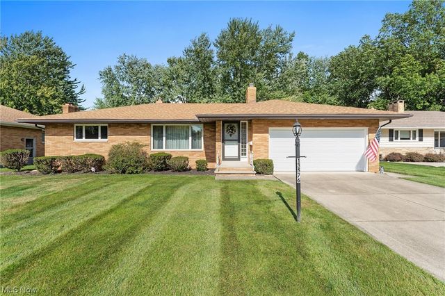 13576 Mohawk Trl, Middleburg Heights, OH 44130