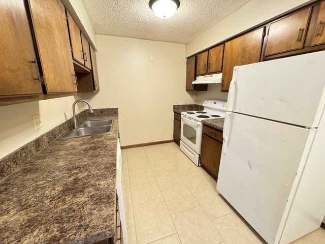 1802 Knox St #3, Lincoln, NE 68521
