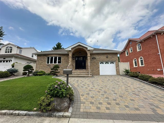 69-43 260 Place, Glen Oaks, NY 11004