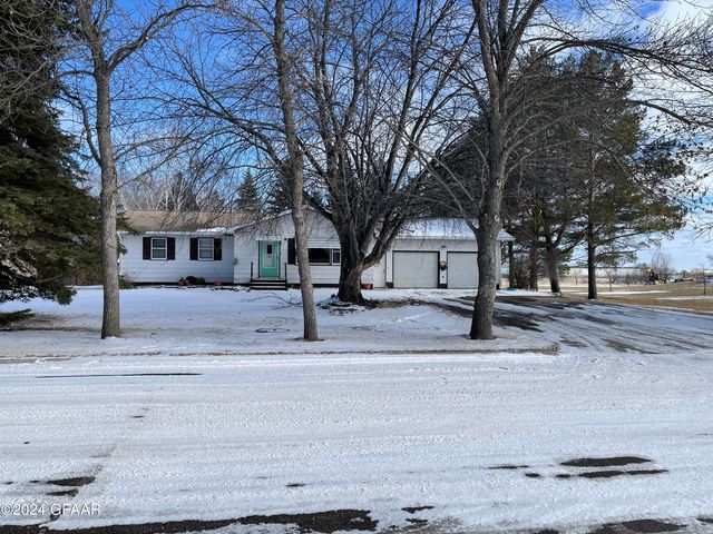814 Code Ave  S, Park River, ND 58270