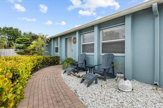 18945 SE Homewood Avenue, Jupiter, FL 33469