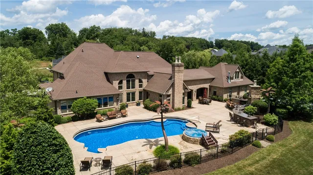 3005 Whispering Creek Dr, Allison Park, PA 15101