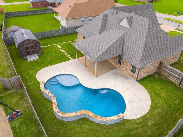 200 Hedge Rose Blvd, Somerville, TN 38068