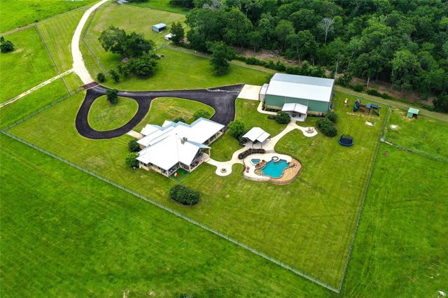 10285 Ferrill Creek Rd, Bryan, TX 77808