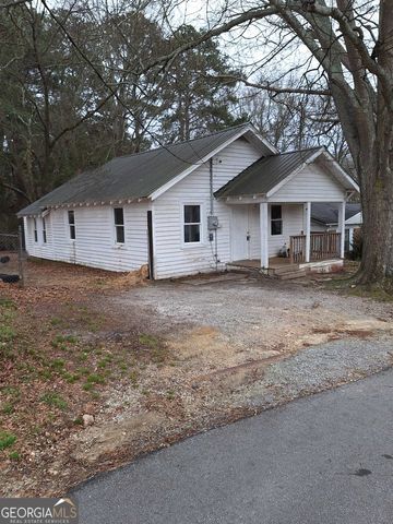 42 Luckie St, Lavonia, GA 30553