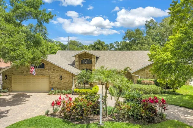 12399 Oaks Ln, Seminole, FL 33772