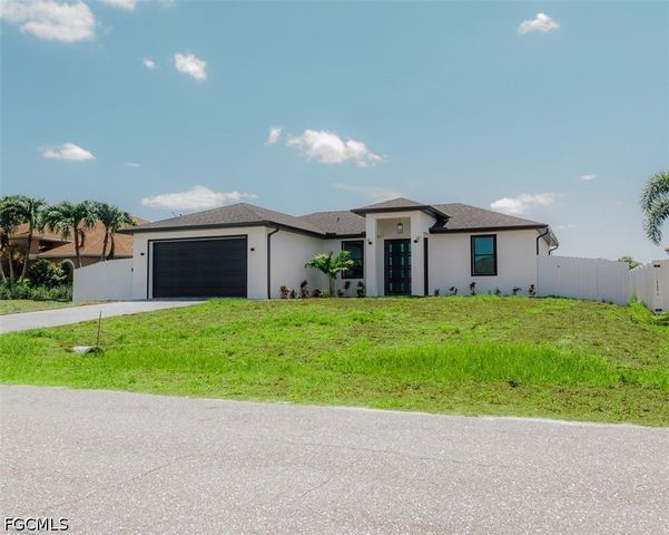 1813 NE 1st Ave, Cape Coral, FL 33909