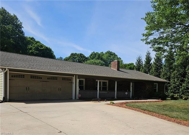 523 N  Main St, King, NC 27021