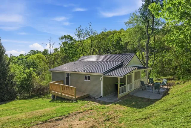 518 Pine Aly, Pulaski, VA 24301