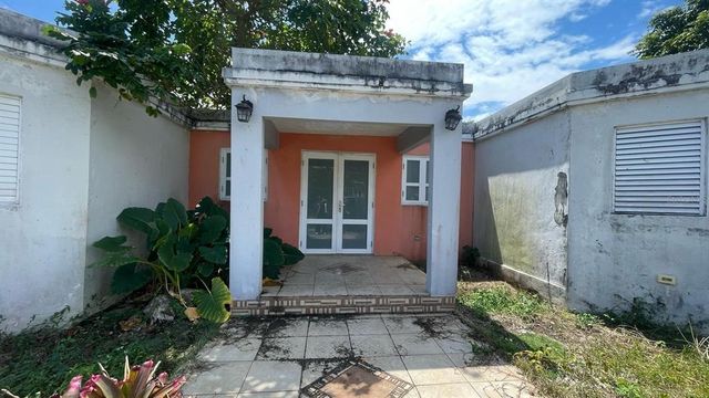 F6 Caoba, Dorado, PR 00646