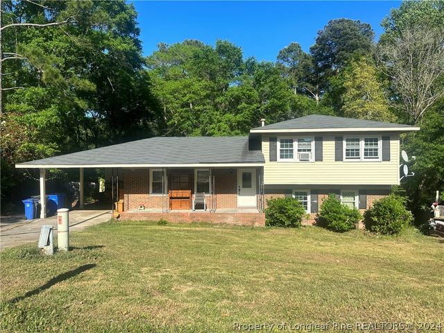 546 Rock Canyon Dr, Fayetteville, NC 28303