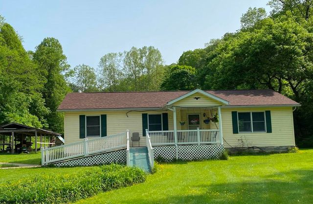 801 Paw Paw Creek Rd, Fairview, WV 26570
