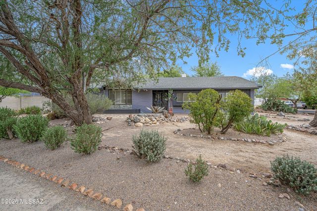 8302 E  Kenyon Dr, Tucson, AZ 85710