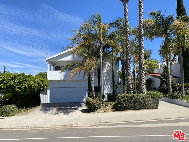 3028 Castle Heights Ave, Los Angeles, CA 90034
